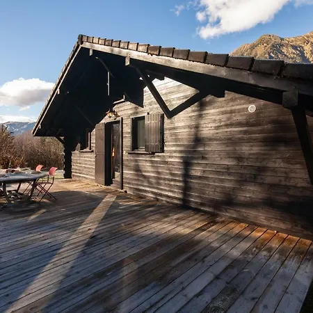 Chalet Les Bossons Chalet Sleeps 4 *